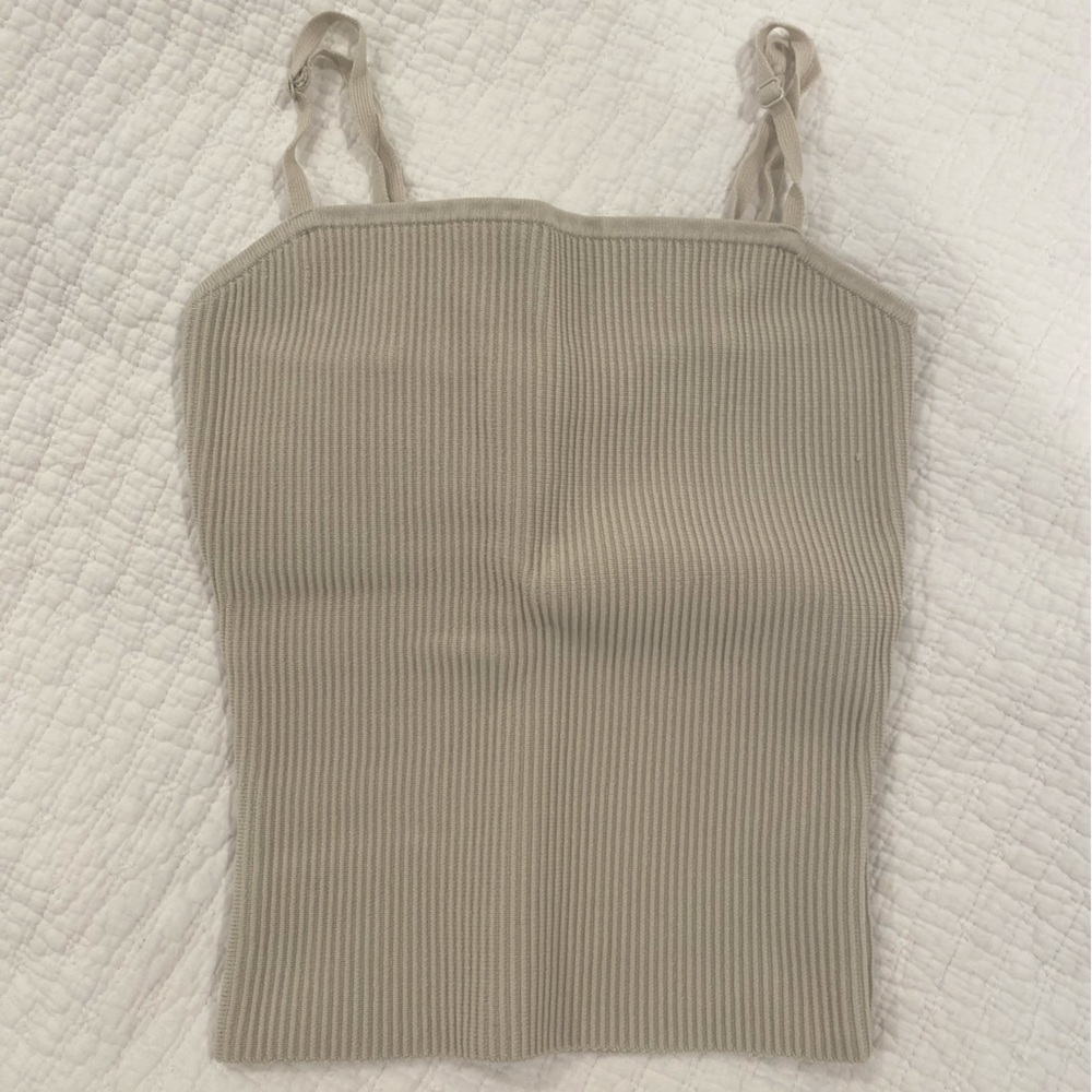 ARITZIA
Babaton Scult Knit Cami Tank